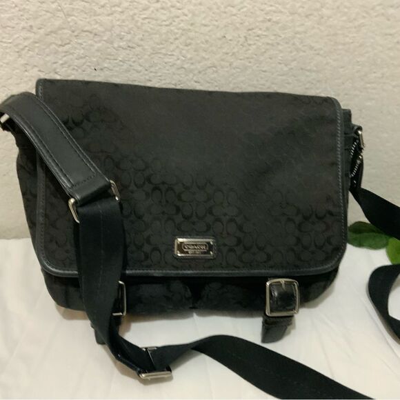 Women's Coach Crossbody Messenger Bag Signature Jacquard F70283 Black Canvas - Picture 2 of 13